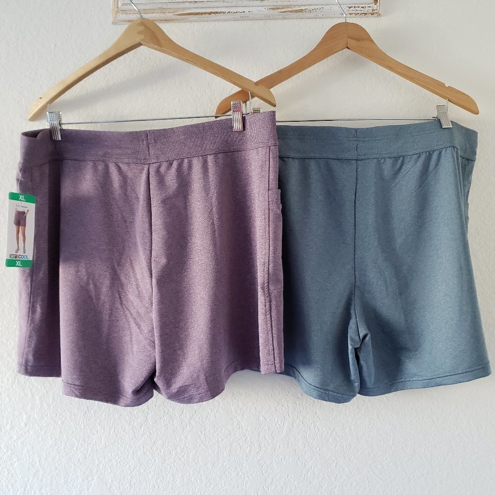 NWT - 32 Degrees (set of 2) Ladies' Side Pocket Short - Size XL - Picture 2 of 2